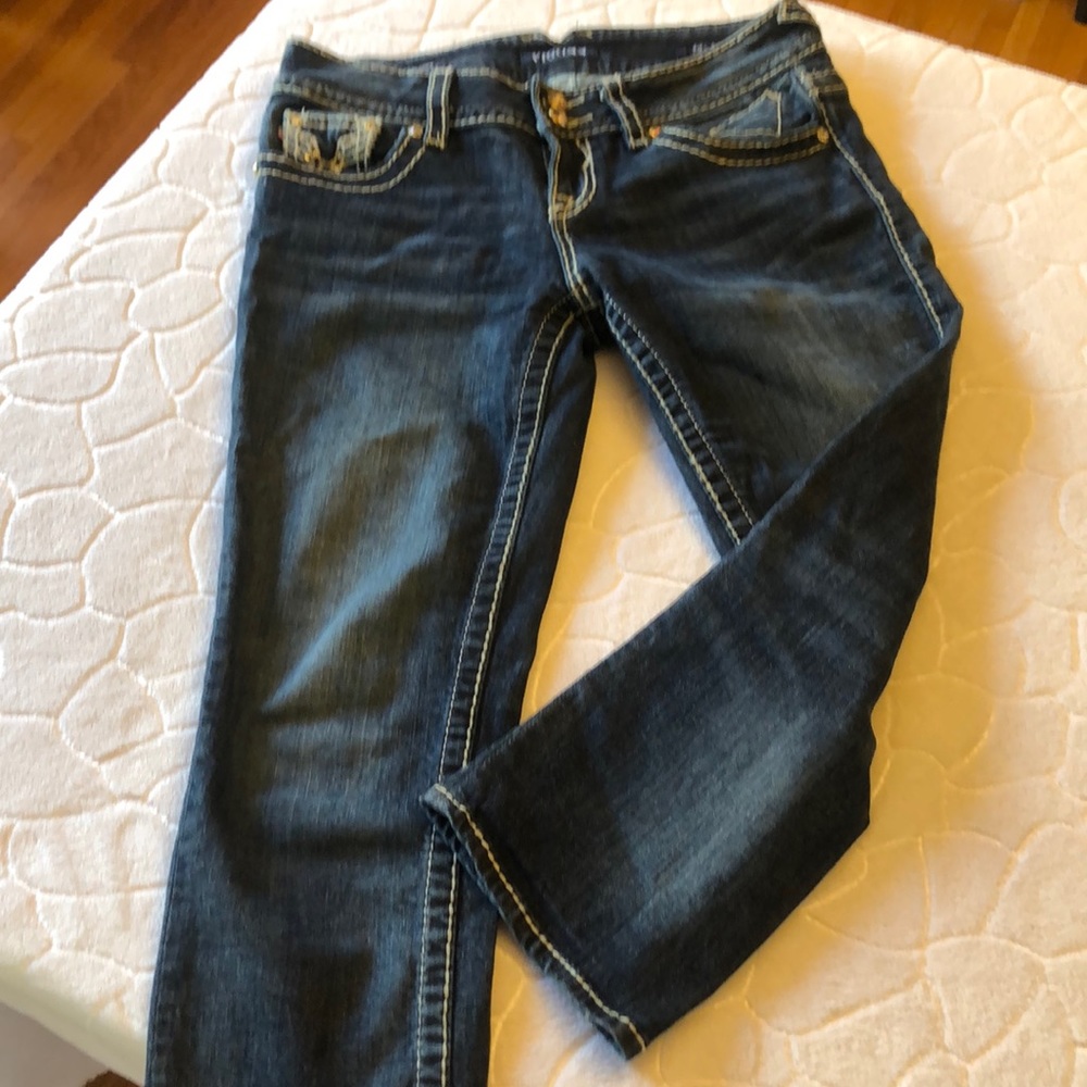 Vigoss NY Denim Capri w/ rhinestone detail!
